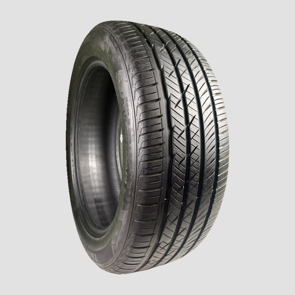 Tire 1901437