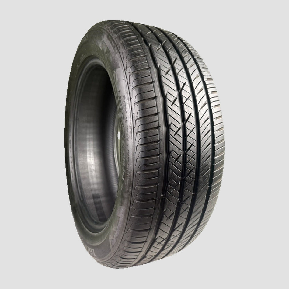 Tire 1901437