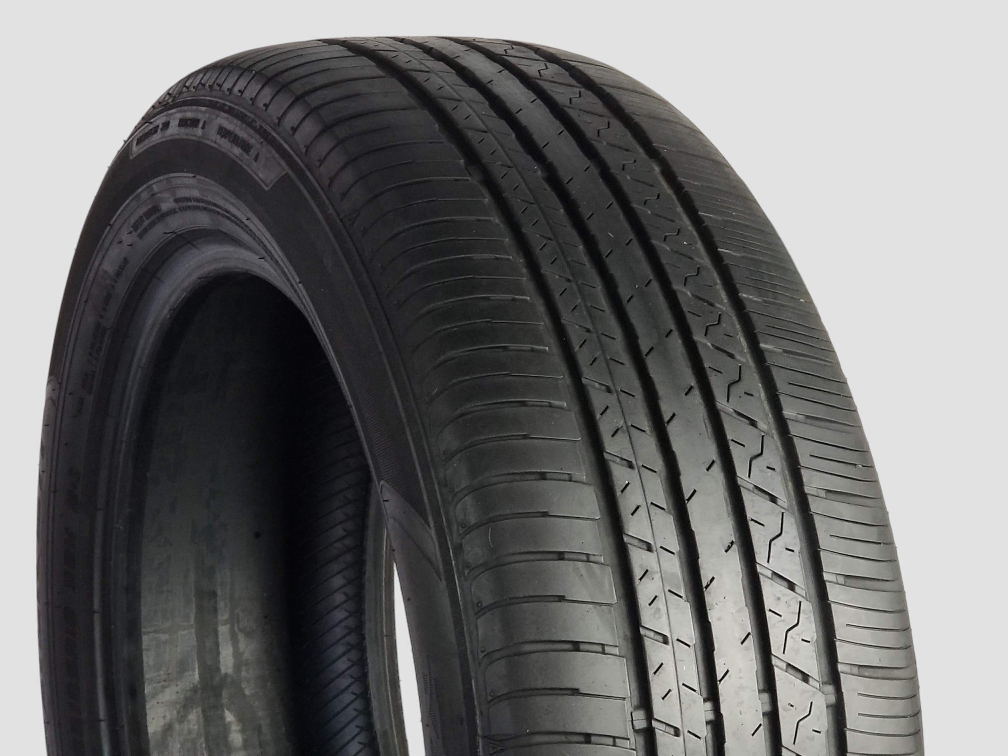 Used P225/55R18 Falken Ziex Ze 001 A/S Tire 225 55 18 98H 2255518