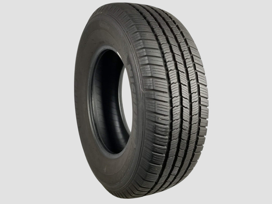 Used P265/70R17 Michelin Defender LTX M/S Tire 2657017 115T 265 70 17 R17 8/32