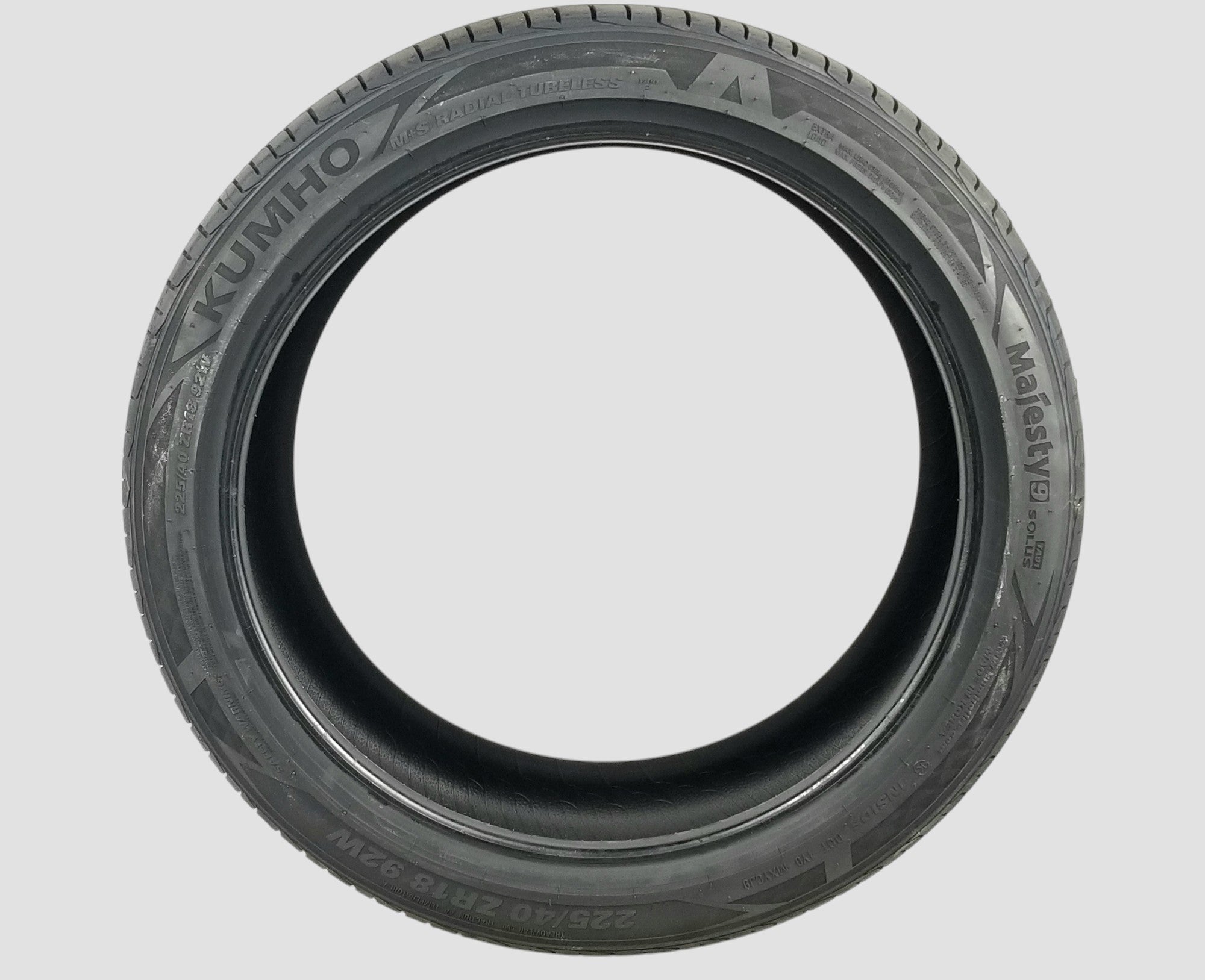 NEW 225/40R18 Kumho Majesty9 Solus TA91 Tire 225 40 18 92W 2254018