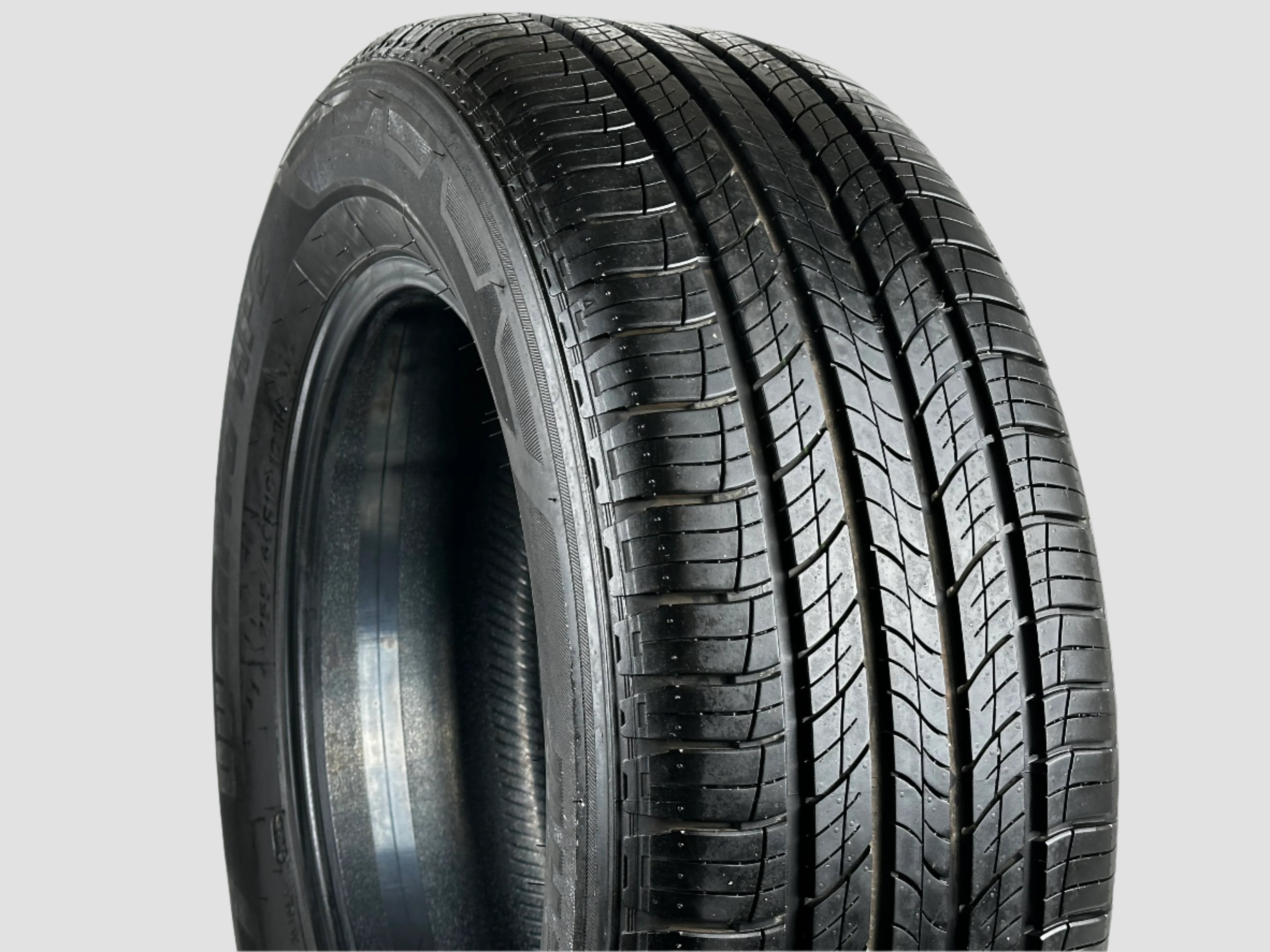 Used P255/60R18 Hankook Dynapro HP2 Tire 2556018 108H 255 60 18