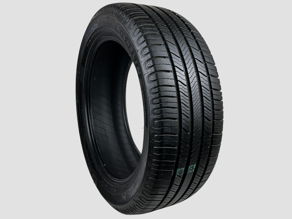 Used P245/50R20 Michelin Defender-2 Tire 245 50 20 102H 2455020 R20 8/32