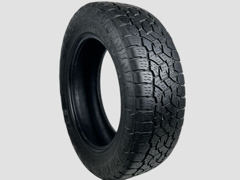 Used P215/65R17 Toyo Open Country A/T III Tire 215 65 17 103T 2156517 R17 6/32