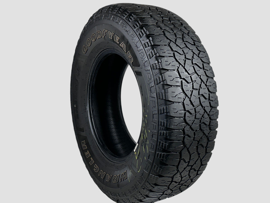 Used P265/70R16 Goodyear Wrangler Workhorse A/T Tire  265 70 16 112T 2657016 R16 7/32
