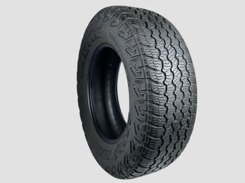 Used P265/70R18 Goodyear Wrangler Territory TR Tire 2657018 116T 265 70 18 R18 6/32