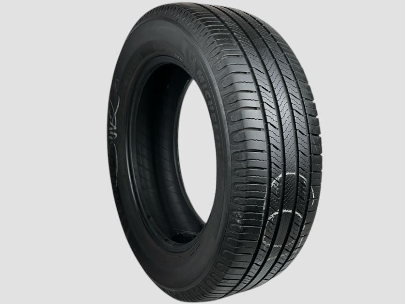 Used P235/60R18 Michelin X Tour A/S-2 Tire 235 60 18 107H 2356018 R18 7/32