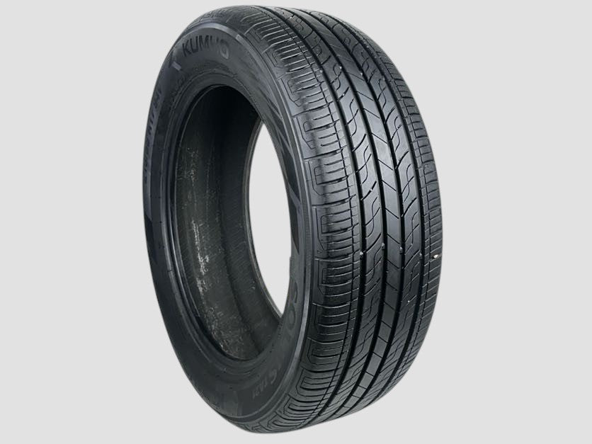 Used P215/55R17 Kumho Solus TA21 Tire 2155517 94V 215 55 17 R17 7/32