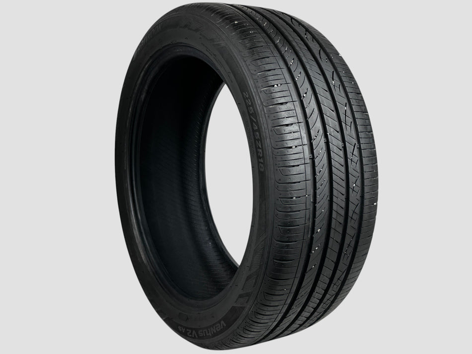 Used P225/45R18 Hankook Ventus V2 A/S Tire 225 45 18 95W 2254518 R18 7/32