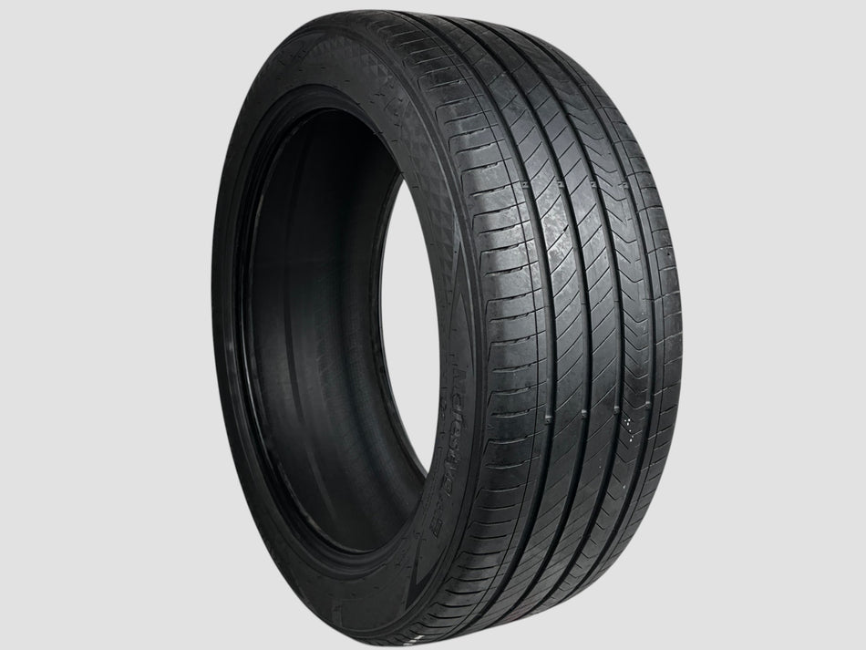 Used P245/45R19 Kumho Majesty 9 Solus TA91 Tire 245 45 19 102W 2454519 R19 6/32