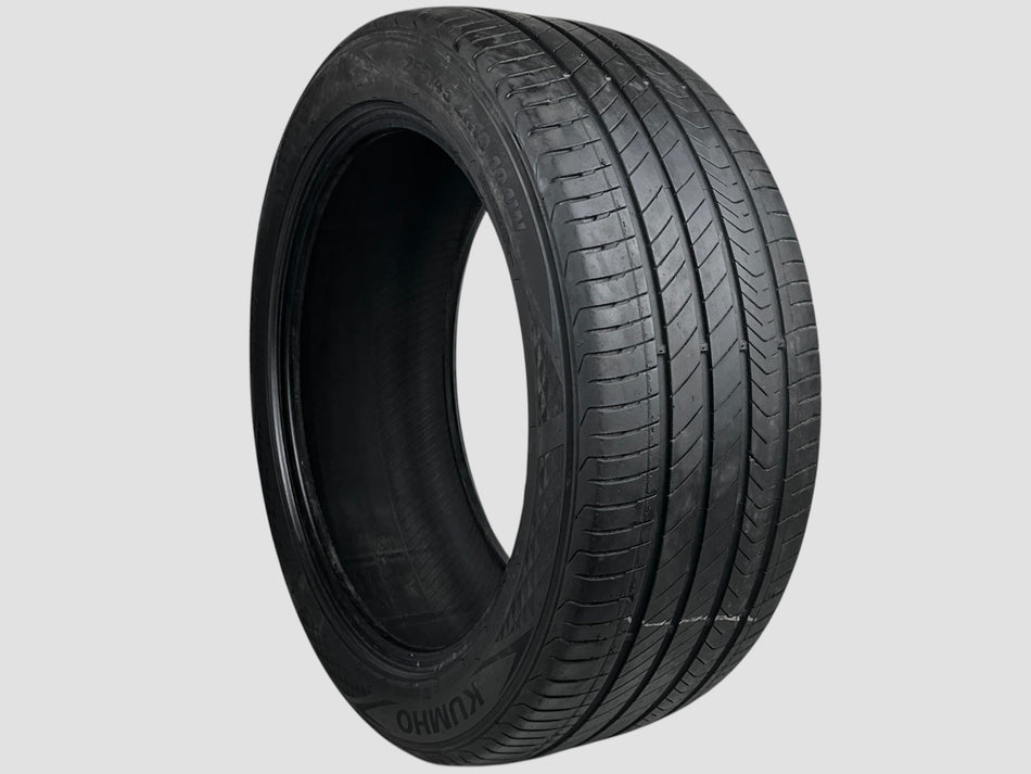 Used P255/45R19 Kumho Majesty 9 Solus TA91  Tire 255 45 19 104W 2554519 R19 5/32