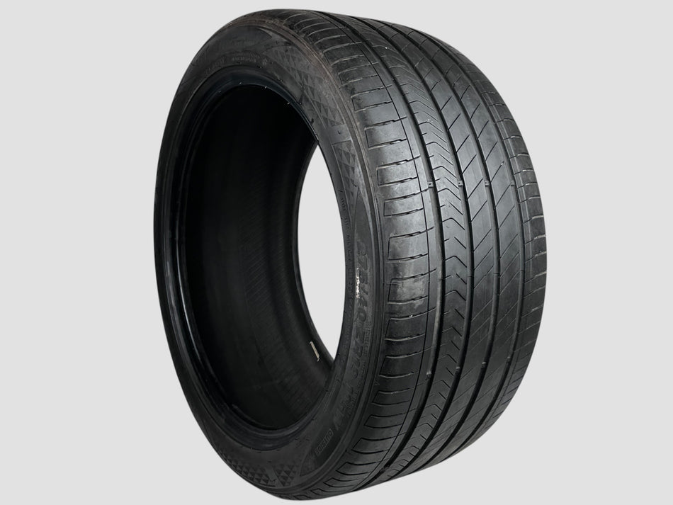 Used P275/40R19 Kumho Majesty 9 Solus TA91  Tire 275 40 19 105W 2754019 R19 6/32
