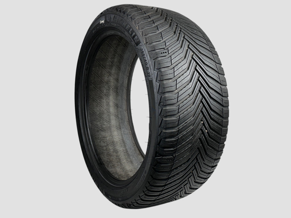 Used P255/40R19 Michelin CrossClimate2 Tire 255 40 19 100Y 2554019 R19 7/32