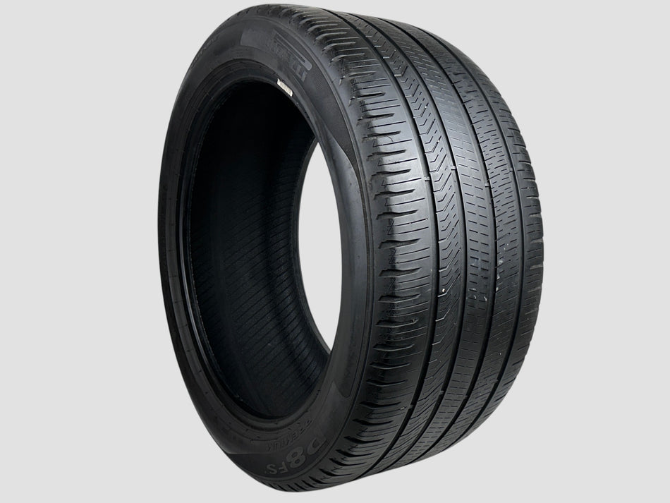 Used P275/40R19 Pirelli P8 FS Tire 275 40 19 105W 2754019 R19 4/32