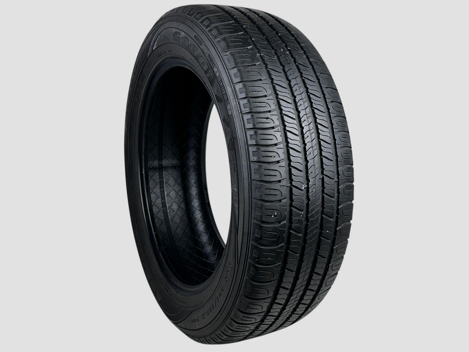 Used P225/55R18 Goodyear Assurance A/S Tire 225 55 18 98H 2255518 R18 6/32