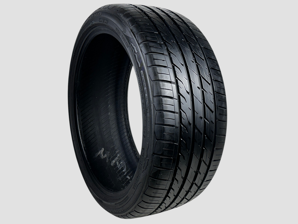 Used P225/40R18 Arroya Grand Sport A/S Tire 225 40 18 92W 2254018 R18 7/32
