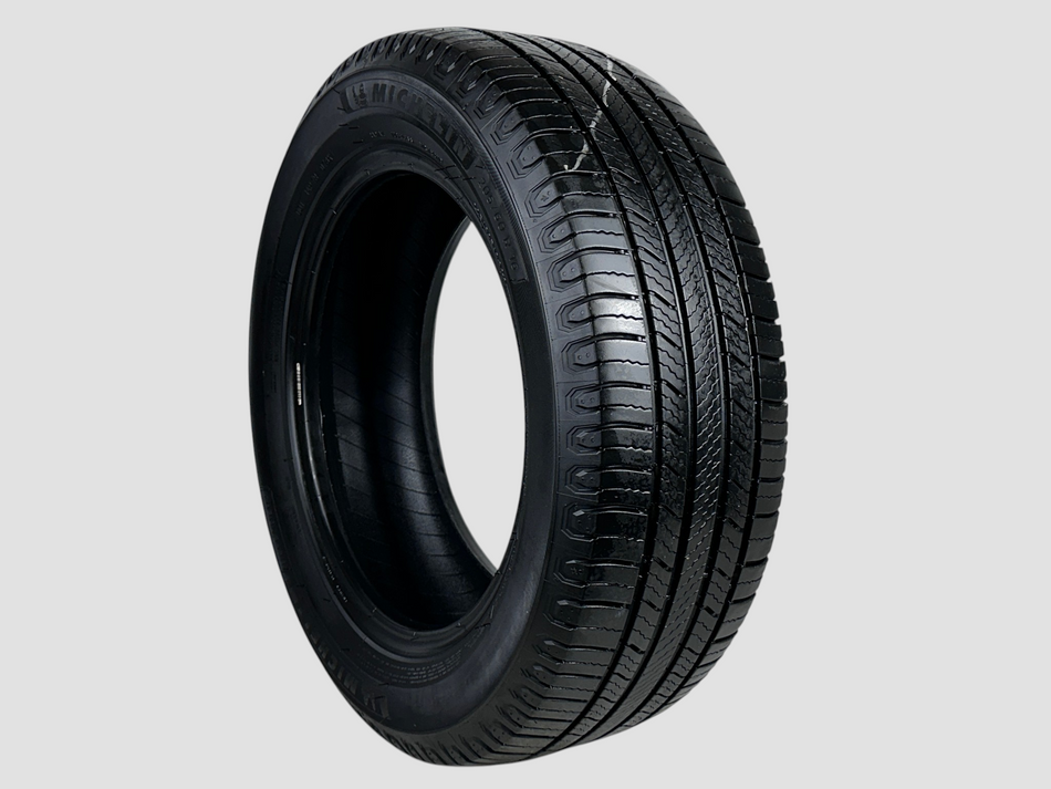 Used P205/60R16 Michelin Defender-2 Tire 2056016 92H 205 60 16 R16 6/32