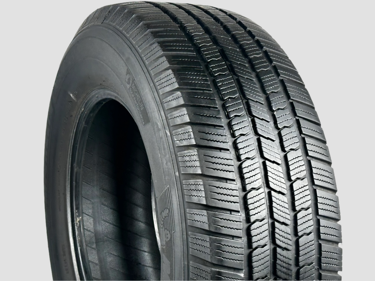 Used 265/65R17 Michelin Defender LTX M/S Tires 265 65 17 112T Used 265/65R17 Michelin Defender LTX M/S Tires 265 65 17 112T
