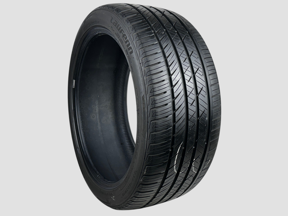 Used P235/40R18 Laufenn S Fit A/S Tire 235 40 18 95W 2354018 7/32