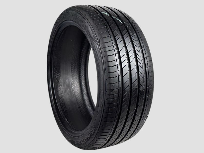 Used P245/40R19 Kumho Majesty 9 Solus TA91 Tire 245 40 19 98W 2454019 R19 6/32