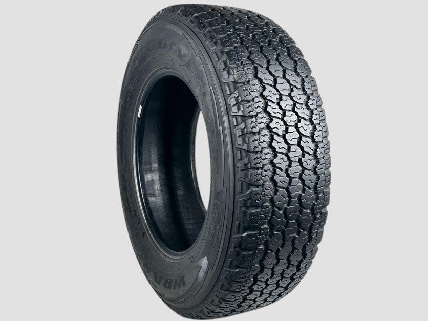 Used P245/70R17 Goodyear Wrangler A/T Adventure Tire 2457017 110T 245 70 17 R17 6/32