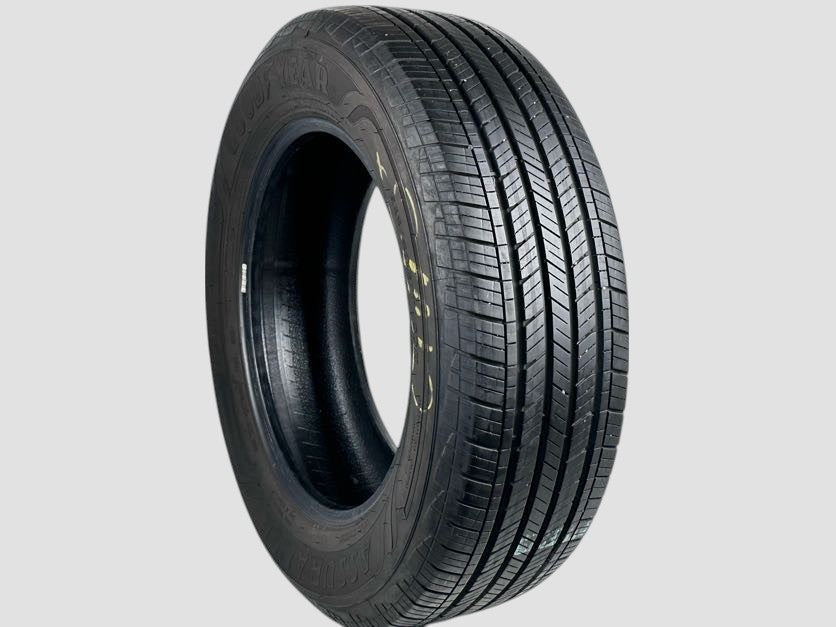 Used P215/65R17 Goodyear Assurance Finesse Tire 215 65 17 99H 2156517 R17 7/32