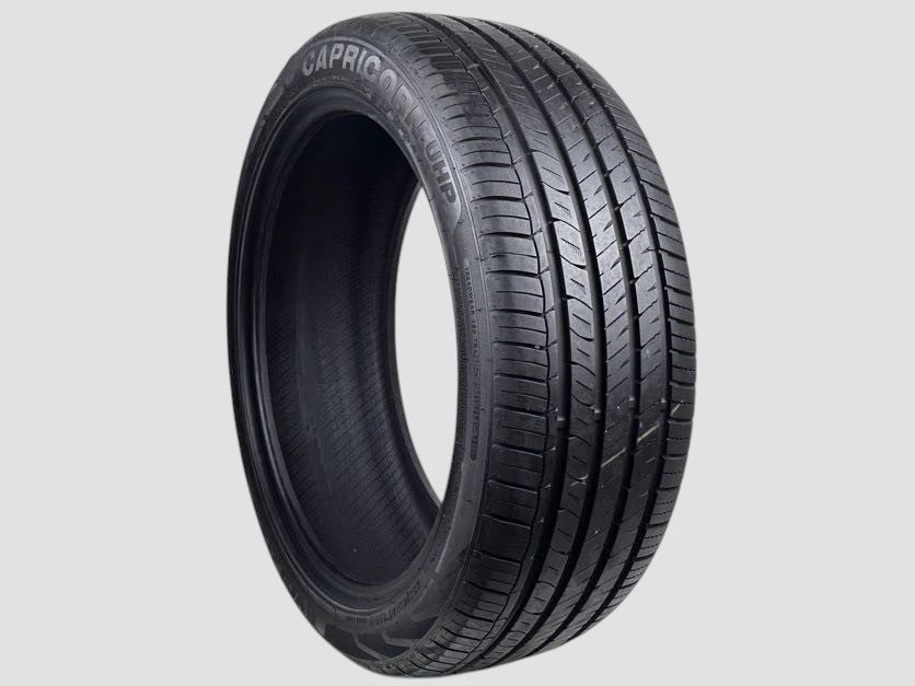 Used P235/45R20 Evoluxx Capricorn UHP Tire 235 45 20 100W 2354520 R20 8/32