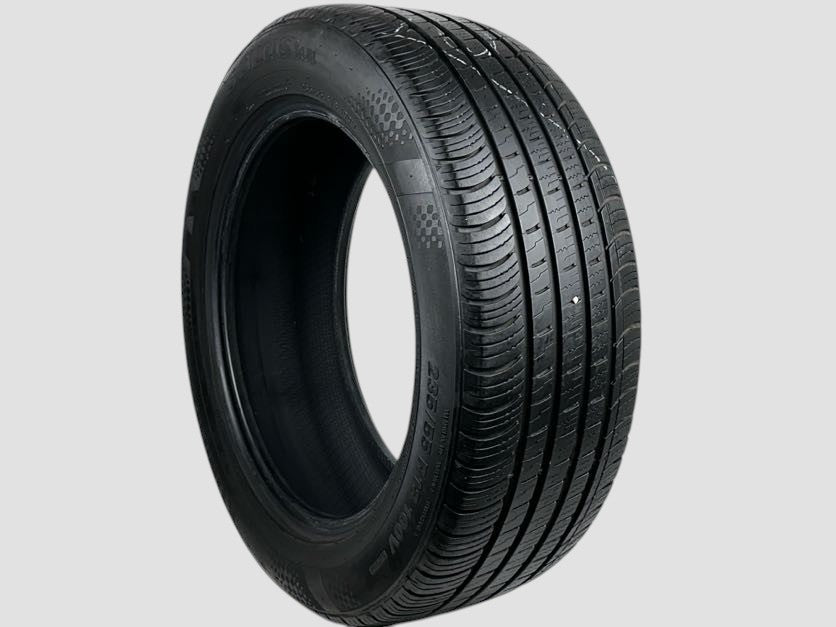 Used P235/55R18 Kumho Solus TA71 Tire 2355518 100V 235 55 18 R18 8/32