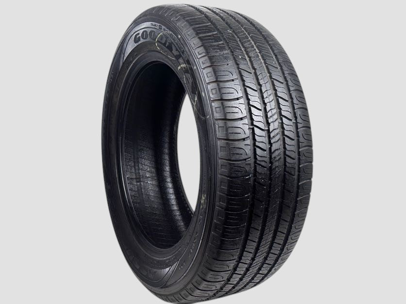 Used P235/55R17 Goodyear Assurance A/S Tire 2355517 99T 235 55 17 R17 7/32