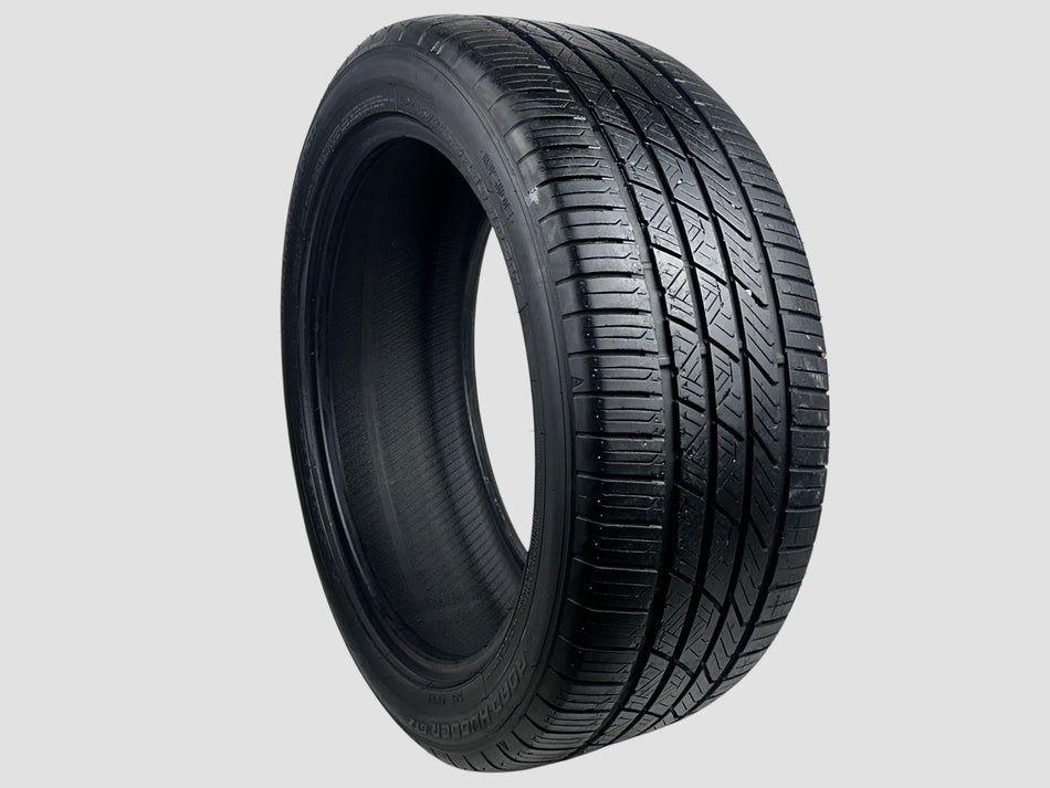 Used P245/45R19 Road Hugger GTZ Tire 245 45 19 102W 2454519 R19 6/32