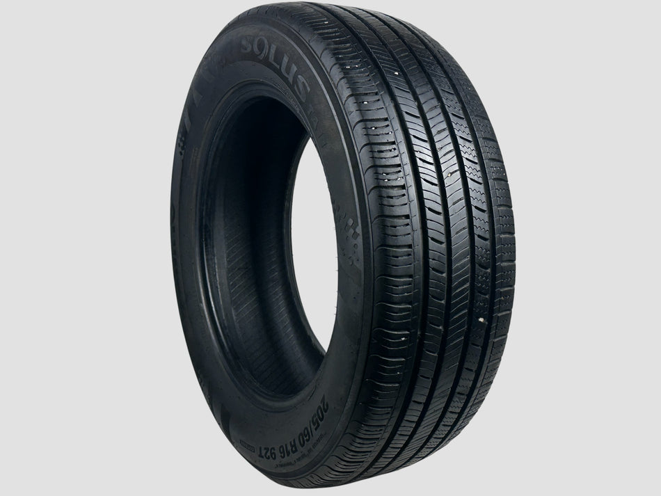 Used P205/60R16 Kumho Solus TA11 Tire 2056016 92T 205 60 16 R16 7/32