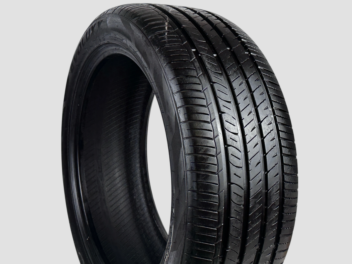 Used P255/45R20 Evoluxx Capricorn UHP Tire 255 45 20 105Y 2554520 R20 7/32